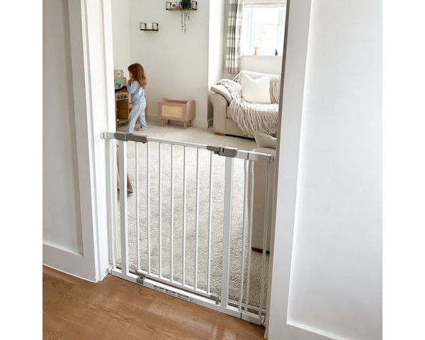 DreamBaby Ava Baby Child Swing Security Gate 76cm - Kids Safety/ Perfect For Home/ Apartment White